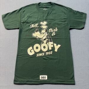 Disney World Dark & Goofy Since 1932 Cotton T-Shirt Boys  Sz S Green Pre Owned